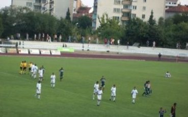 Берое обърна Бела