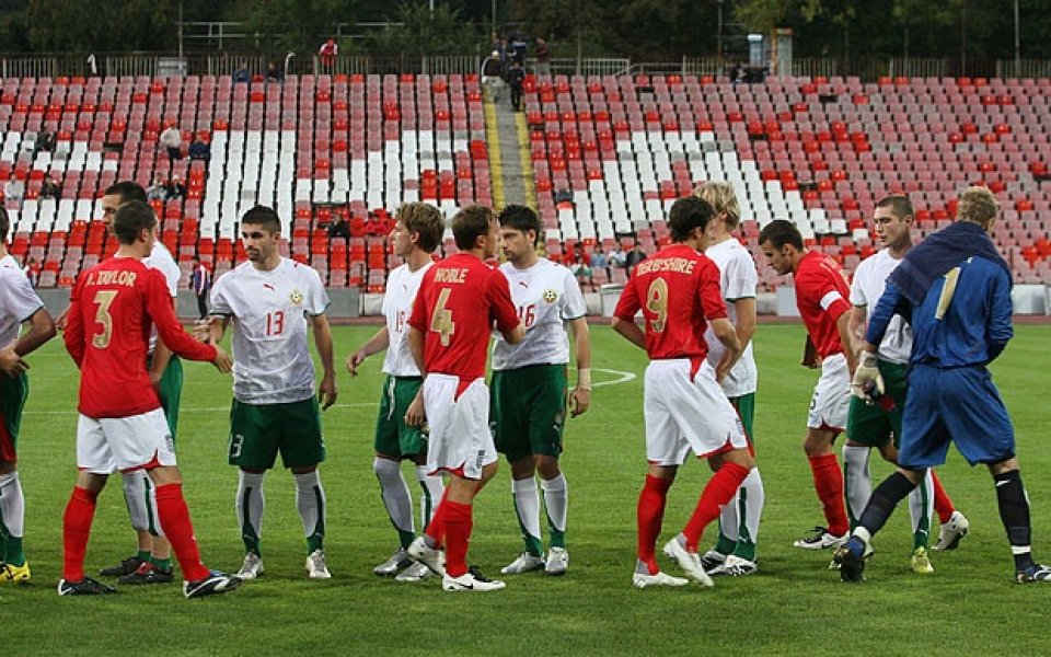 Англия залага на звездите си срещу България