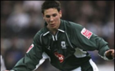 Евертън привлече защитник