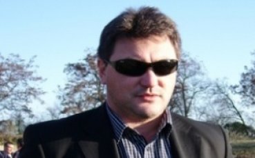 Марек отива в Измир, воден отново от Джеки. Дани Младенов остава