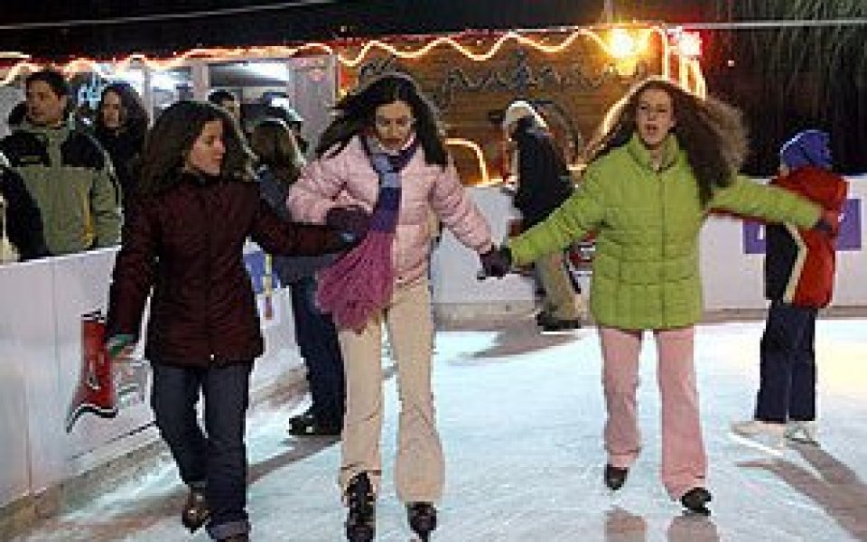 Албена: Пълните пързалки ще създадат традиции в ледените спортове