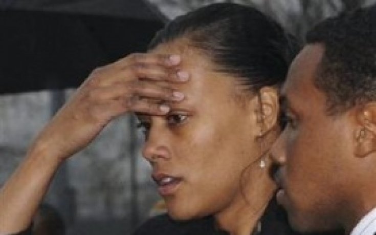 Джоунс не е казала на сина си за затвора