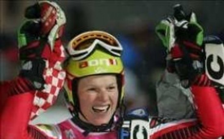 Шилд с четвърта победа в слалома