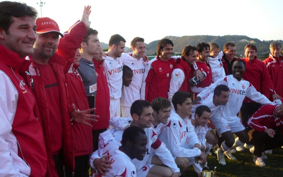 ЦСКА вдигна първа купа за 2008 година
