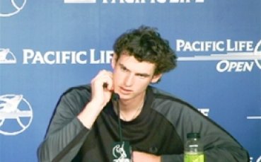 Мъри бие въпреки контузия