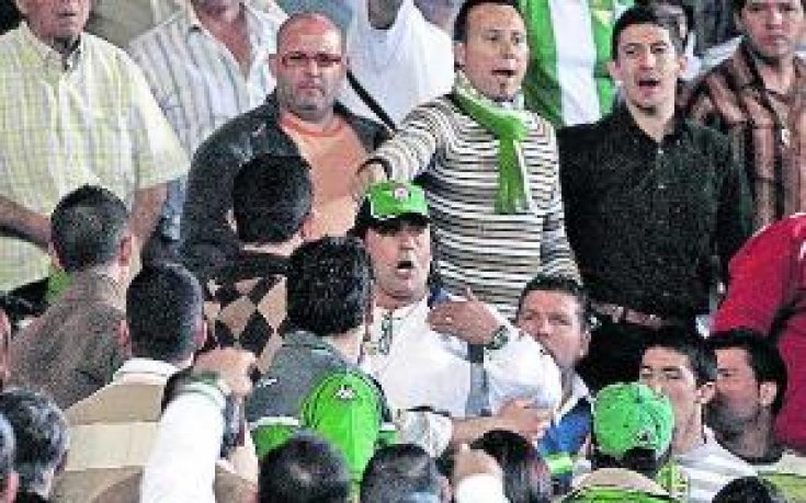 Фенът на Бетис плати глоба и излезе от затвора