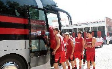Само 17 души в групата на Локо Сф