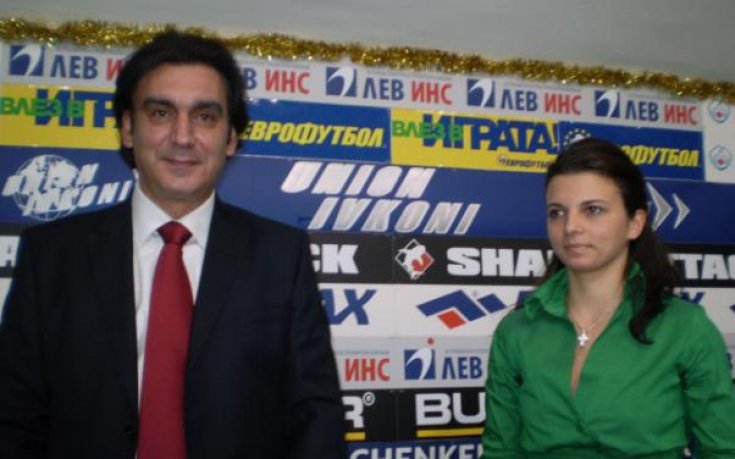 Не става само с изявления, трябва и респект