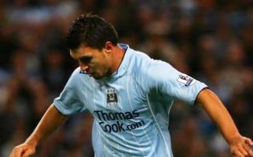 Валери Божинов игра един час при успех на Сити