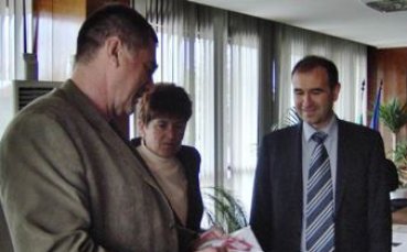 Община Ямбол ще довършва атлетическата писта