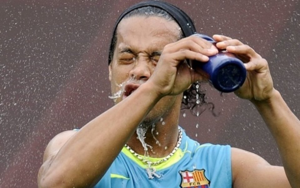 Първите преговори между Барса и Милан за Роналдиньо пропадат