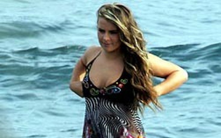 Карла Бруни избута от сцената половинката на Уейн Рууни