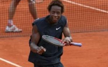 Монфис на четвъртфинал на Ролан Гарос