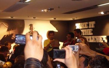 Луиш Фиго предизвика истерия в Цюрих