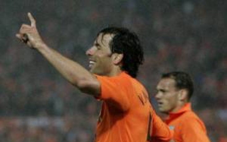 Ван Нистелрой: Проблемите с Ван Бастен са забравени