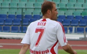 Гошо Пеев се врече на Амкар за още три години