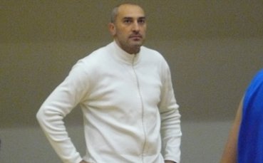 Любо Минчев все пак ще работи със Светислав Пешич