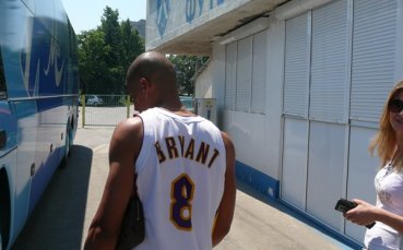 Лионел Ба се прави на Коби Брайънт