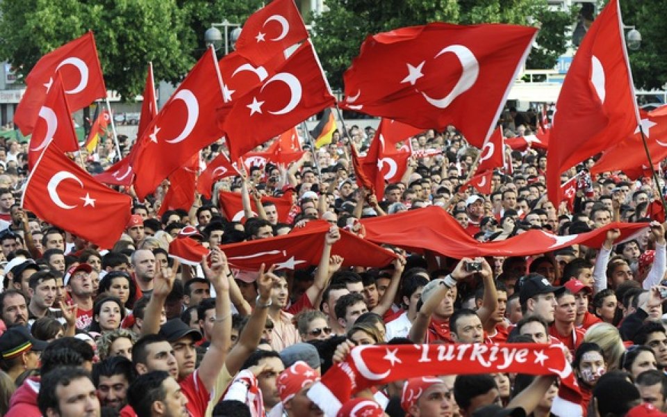 Триумфално посрещане за турците в Истанбул