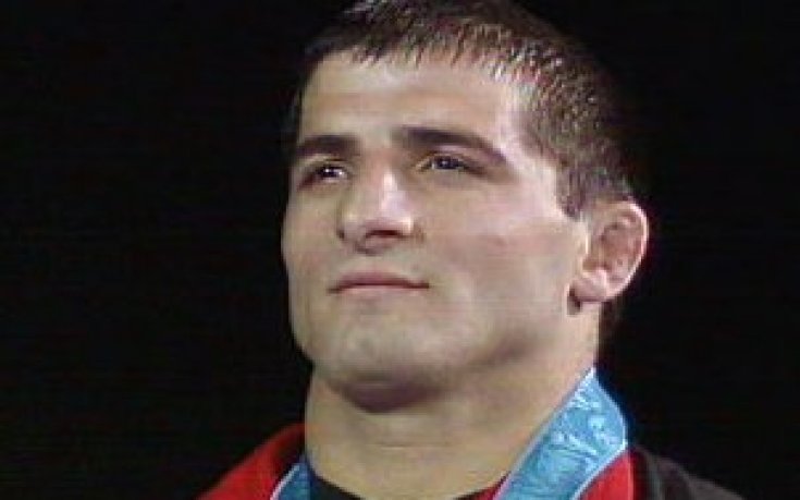 Държавата ще увеличи стипендията на Назарян