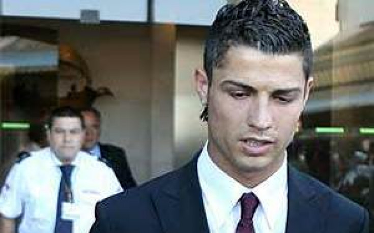 “Маrca”: Роналдо до часове в Реал