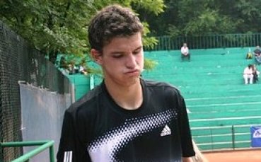 Димитров дава пресконференция на летището