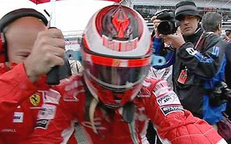 Инцидент във Формула 1: Кими ударил фотограф