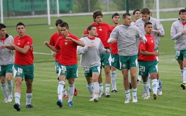 Юношите по спешност викнаха нов защитник