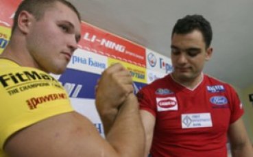 Борците в канадската мерят сили в петък