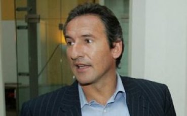 Бегиристайн: Няма да взимаме нов нападател, ако не продадем Ето'о