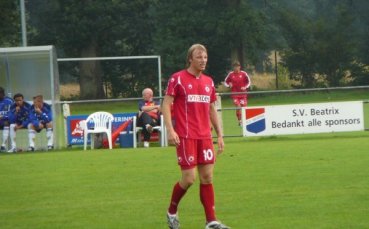 Иван Иванов подписа нов договор