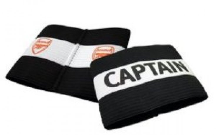 Капитаните в Англия с още задължения