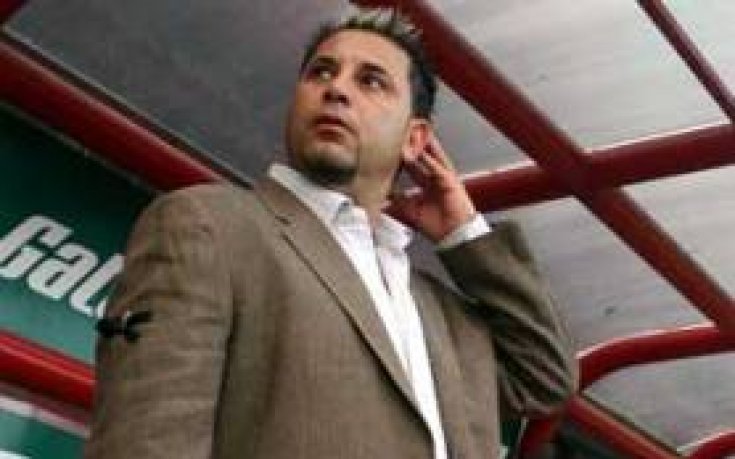 Наказаха треньор, пушил по време на мач