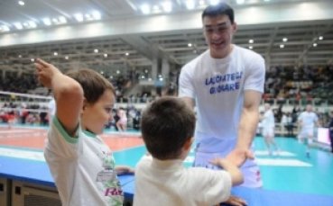 Владо Николов