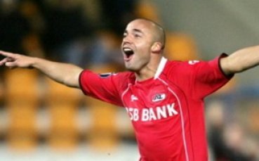 Валенсия се загледа в холандски национал