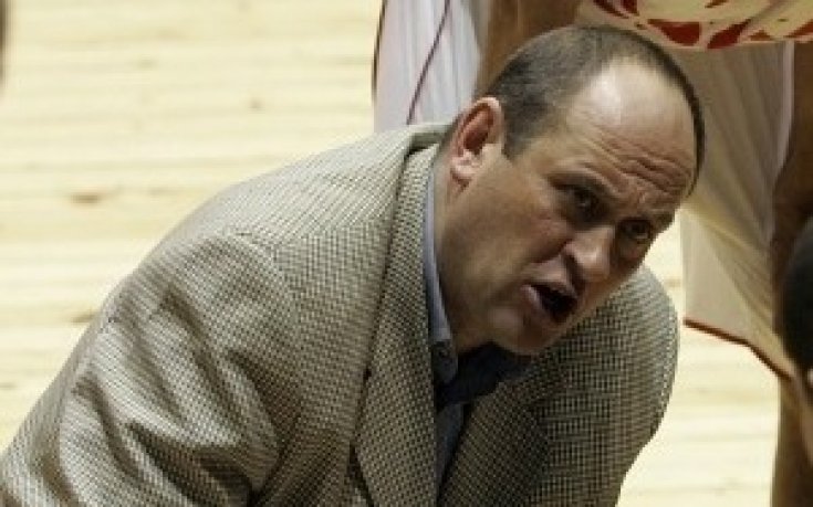Зала „Българска армия” се разпада, Стерянопулос намеква за оттегляне