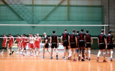 Шампионите гостуват на носителя на Купата часове преди Коледа