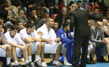 Левски гони първи успех в Балканската лига