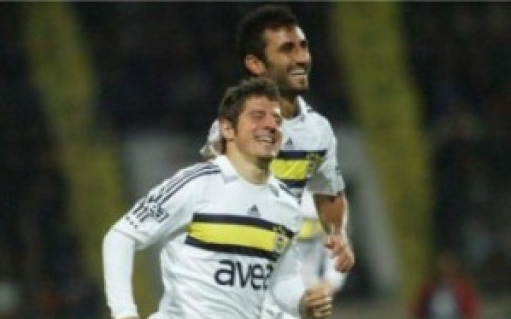 Фенербахче втори след победа навън