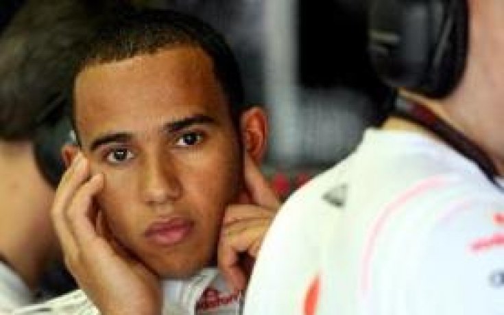 Хамилтън против стандартизиране на двигателите