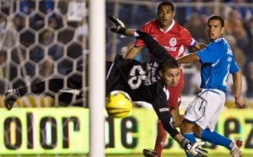 Толука докосна титлата в Мексико