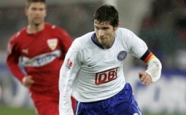 Капитанът на Херта остава при Домо до 2011 година