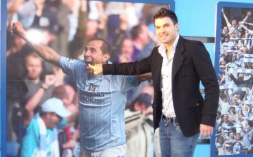 Марк Хюз организира нов мач заради Валери