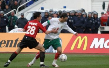 Нашенец ще преследва Бербатов цял месец