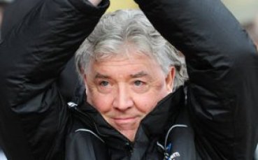 Нюкасъл задържа триото Киниър, Хютън и Калдерууд