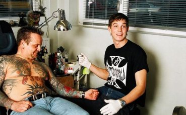 Агер татуира целия тим на Ливърпул… при титла на червените