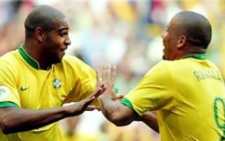 Феномена иска да помогне на Императора