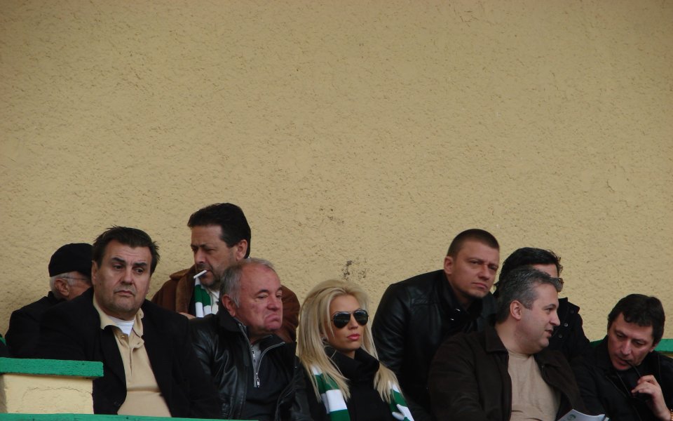 Президентът на Вихрен налита на охранител на стадиона във Варна