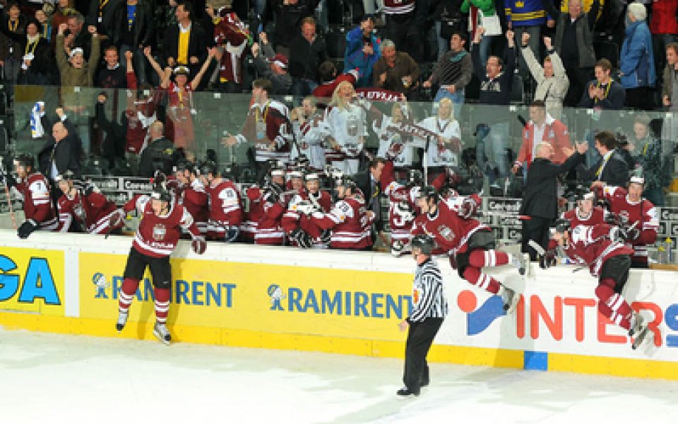 Латвия изненада Швеция на свеотвното по хокей