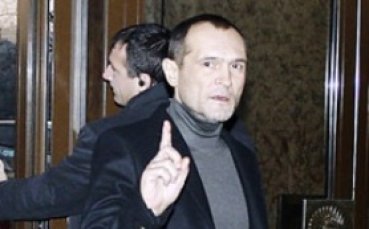 Божков се оттегли от поста председател на федерацията по спортна стрелба